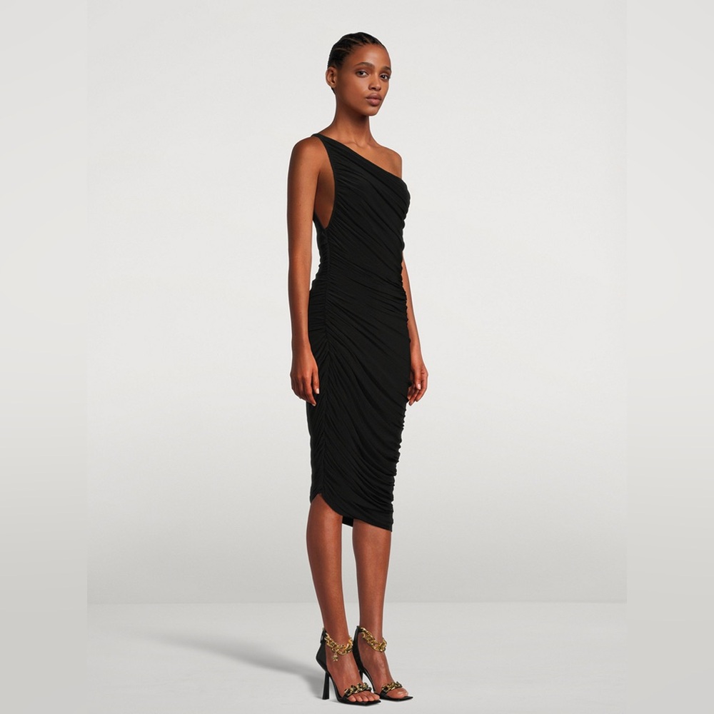 Norma Kamali Diana Gown in Black‎